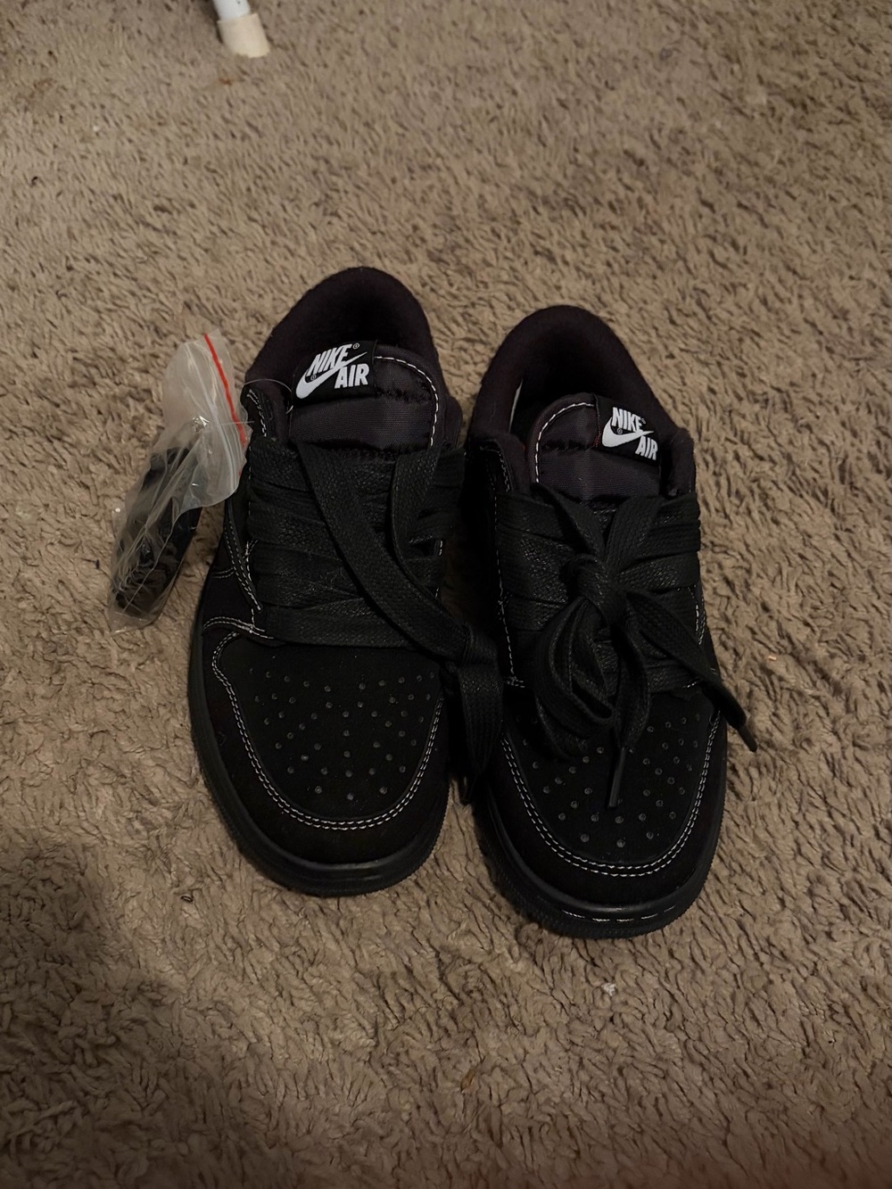 Jordan 1 Low — Size 4Y